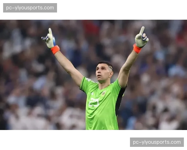 马竞门将奥布拉克伤缺期间，年轻门将埃斯基韦尔被提拔至一线队待命